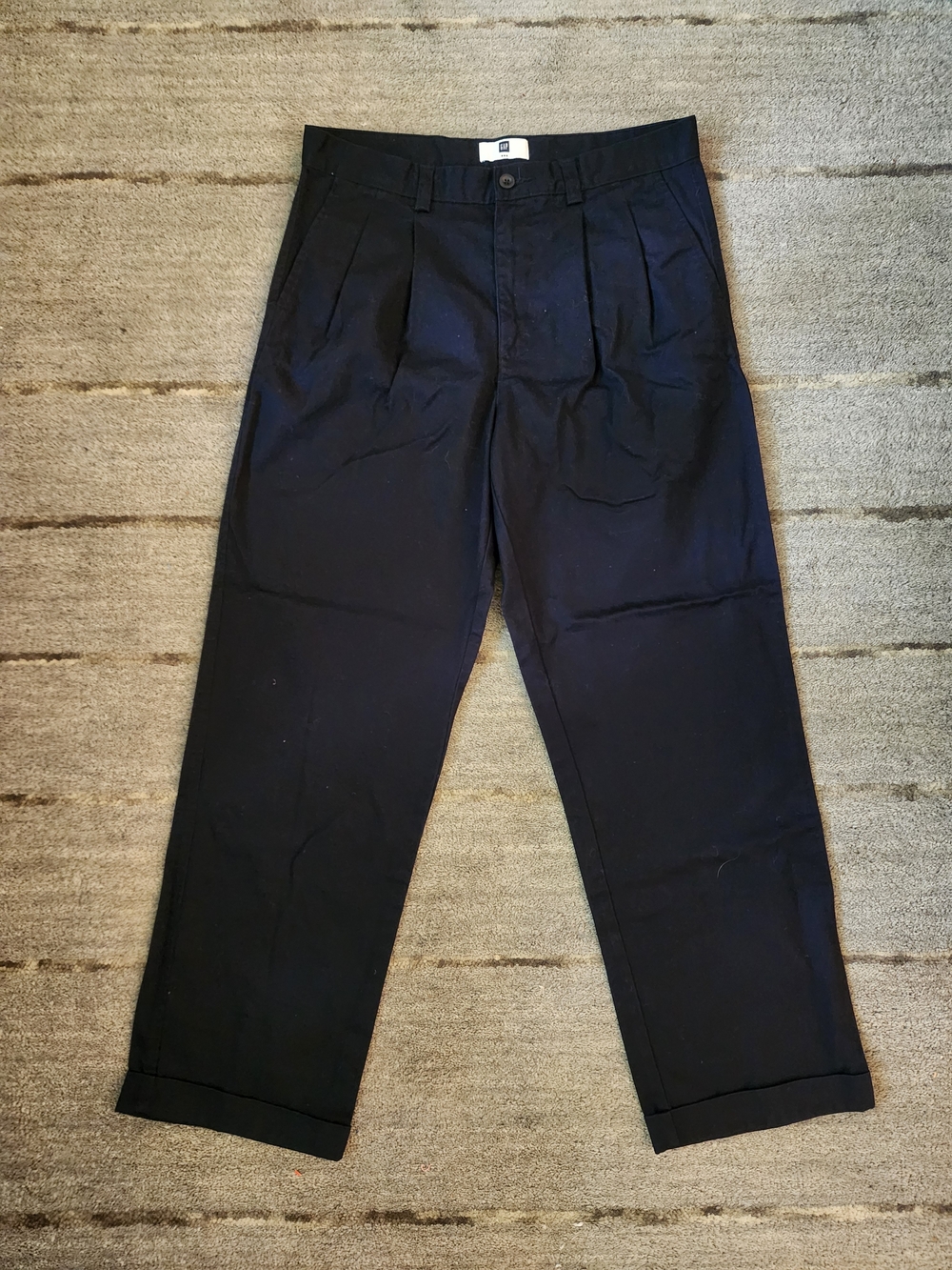GAP Men's Black Pleated Chinos